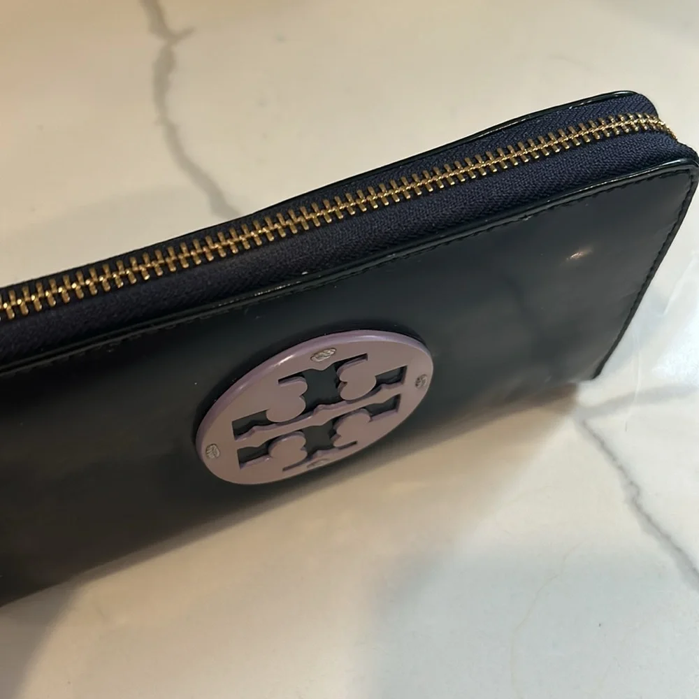 Tory Burch Patent Leather Continental Purple Wallet - Picture 5 of 11